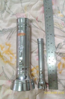 ไฟฉาย งานเก่า 2 อัน