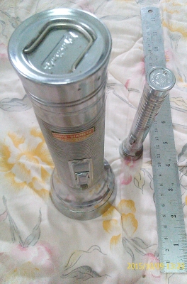 ไฟฉาย งานเก่า 2 อัน