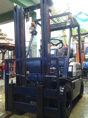 FORKLIFT KOMATSU 1.5 ตัน เครื่องดีเซล สภาพสวย พร้อมใช้งาน