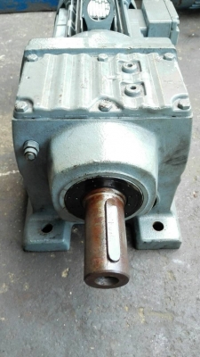 Sale>> มอเตอร์เกียร์ SEW Eurodrive 1 HP. 380V.อัตราทด 1:35 สภาพใหม่คล้ายป้ายแดง มี 5 ตัว. 089-2499-123 นครปฐม Sale>> มอเตอร์เกียร์ SEW Eurodrive 1 HP. 380V.อัตราทด 1:35 สภาพใหม่คล้ายป้ายแดง มี 5 ตัว. 089-2499-123 นครปฐม