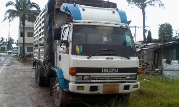 ขายครับ อีซูซุ 175 รถล่องเพลาเดียว ยาว 6.60 ม พร้อมใช้ครับ