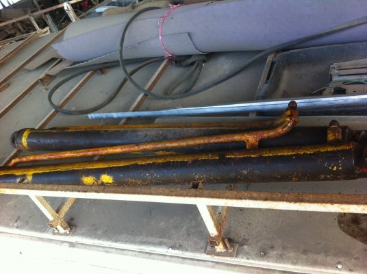 หางปลาไฮโดรลิค เทเลอร์ 10 ล้อ ทำจากเหล็กเกรด A ได้มาตรฐาน ขึ้นรถแมคโค 200 ได้ ใช้งานได้เลย พร้อมกระบอกไฮโดรลิค หางปลาไฮโดรลิค เทเลอร์ 10 ล้อ ทำจากเหล็กเกรด A ได้มาตรฐาน ขึ้นรถแมคโค 200 ได้ ใช้งานได้เลย พร้อมกระบอกไฮโดรลิค