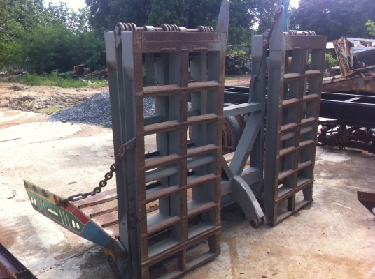 หางปลาไฮโดรลิค เทเลอร์ 10 ล้อ ทำจากเหล็กเกรด A ได้มาตรฐาน ขึ้นรถแมคโค 200 ได้ ใช้งานได้เลย พร้อมกระบอกไฮโดรลิค หางปลาไฮโดรลิค เทเลอร์ 10 ล้อ ทำจากเหล็กเกรด A ได้มาตรฐาน ขึ้นรถแมคโค 200 ได้ ใช้งานได้เลย พร้อมกระบอกไฮโดรลิค