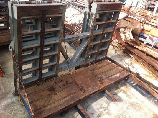 หางปลาไฮโดรลิค เทเลอร์ 10 ล้อ ทำจากเหล็กเกรด A ได้มาตรฐาน ขึ้นรถแมคโค 200 ได้ ใช้งานได้เลย พร้อมกระบอกไฮโดรลิค หางปลาไฮโดรลิค เทเลอร์ 10 ล้อ ทำจากเหล็กเกรด A ได้มาตรฐาน ขึ้นรถแมคโค 200 ได้ ใช้งานได้เลย พร้อมกระบอกไฮโดรลิค