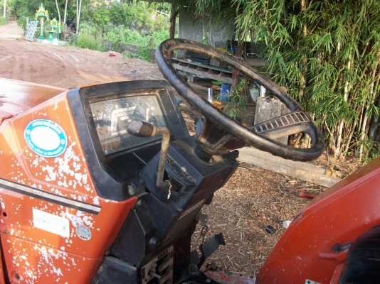 ขายรถไถสภาพสวยมาก 4x4  เก่านอก พร้อมใช้งาน พวงมาลัยเพาเวอร์