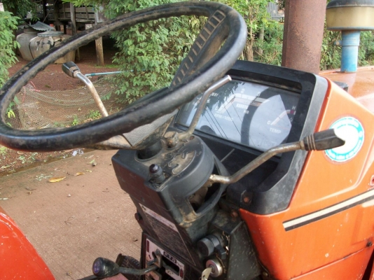 ขายรถไถสภาพสวยมาก 4x4  เก่านอก พร้อมใช้งาน พวงมาลัยเพาเวอร์