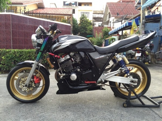 CB 400 ปี95 แต่งแน่นๆ สพม 69,500 บาท รับซื้อขายแลกเปลี่ยนคับ