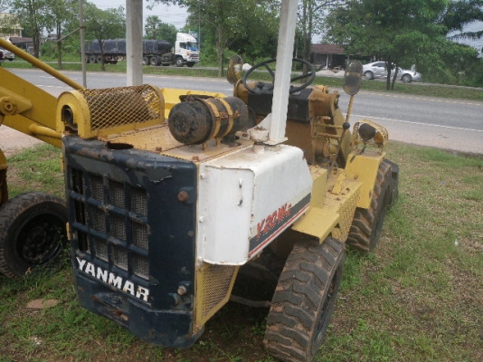 รถตักยันม่าร์ ขับเคลื่อน 4 ล้อ