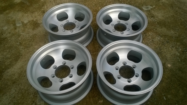 ล้อ15*7 et-20 6รู ราคา 7500