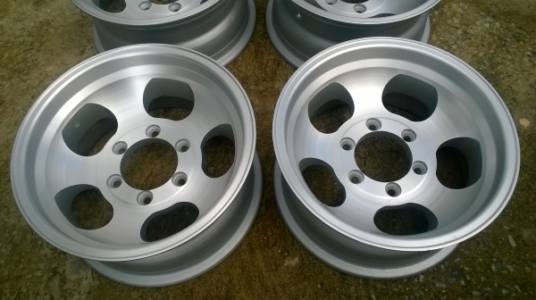 ล้อ15*7 et-20 6รู ราคา 7500