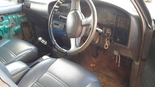 รถTOYOTA MIGHTY CAP จดทะเบียนปี33 ขายตามสภาพ เอกสารพร้อมโอน