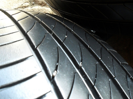 ยางขอบ16 มิชลิน205-60-R16ลงพื้นปี14 (4เส้น 3,500บ) ยางขอบ16 มิชลิน205-60-R16ลงพื้นปี14 (4เส้น 3,500บ)