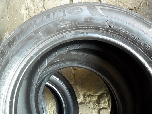 ยางขอบ16 มิชลิน205-60-R16ลงพื้นปี14 (4เส้น 3,500บ) ยางขอบ16 มิชลิน205-60-R16ลงพื้นปี14 (4เส้น 3,500บ)