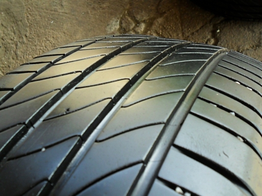 ยางขอบ16 มิชลิน205-60-R16ลงพื้นปี14 (4เส้น 3,500บ) ยางขอบ16 มิชลิน205-60-R16ลงพื้นปี14 (4เส้น 3,500บ)