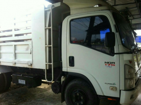 รถอีซูซุ 6 ล้อดั้ม NQR 175 แรงม้า. ปี 55   สนใจติดต่อ  081 - 6079515