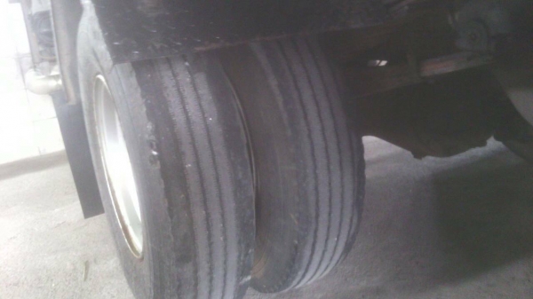 รถฮีโน่ 6 ล้อ รั้ว FC4J  170 แรงม้า. ปี 49    สนใจติดต่อ  081 - 6079515