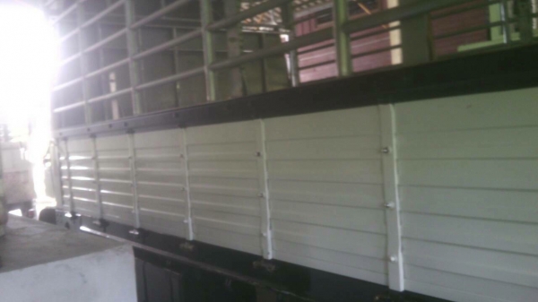 รถฮีโน่ 6 ล้อ รั้ว FC4J  170 แรงม้า. ปี 49    สนใจติดต่อ  081 - 6079515