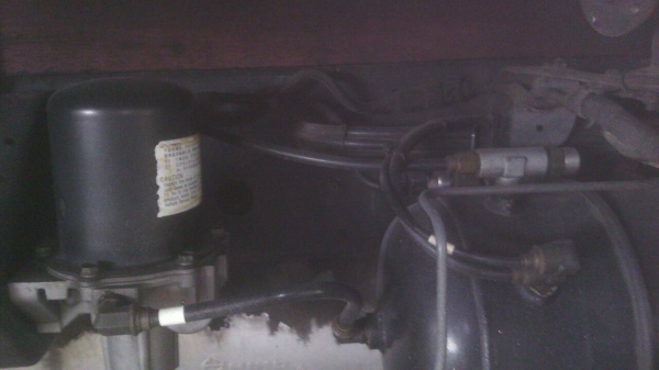 รถฮีโน่ 6 ล้อ รั้ว FC4J  170 แรงม้า. ปี 49    สนใจติดต่อ  081 - 6079515