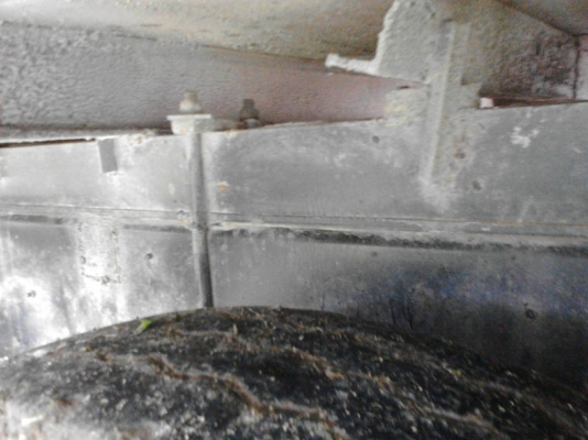 รถฮีโน่ 10 ล้อ หลังถนน ( ไม่ดั้ม )  FL3H  195 แรงม้า. ปี 39    สนใจติดต่อ   081 - 6079515