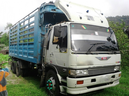 รถฮีโน่ 10 ล้อ หลังถนน ( ไม่ดั้ม )  FL3H  195 แรงม้า. ปี 39    สนใจติดต่อ   081 - 6079515