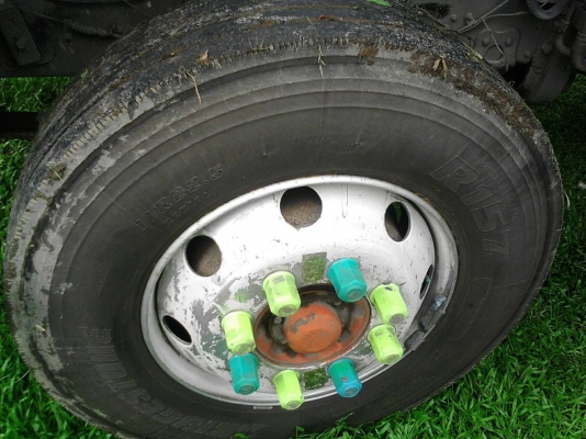 รถฮีโน่ 10 ล้อ หลังถนน ( ไม่ดั้ม )  FL3H  195 แรงม้า. ปี 39    สนใจติดต่อ   081 - 6079515