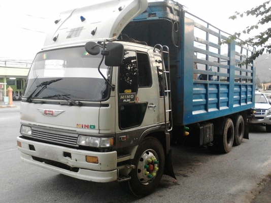 รถฮีโน่ 10 ล้อ หลังถนน ( ไม่ดั้ม )  FL3H  195 แรงม้า. ปี 39    สนใจติดต่อ   081 - 6079515