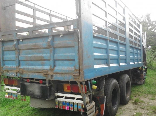 รถฮีโน่ 10 ล้อ หลังถนน ( ไม่ดั้ม )  FL3H  195 แรงม้า. ปี 39    สนใจติดต่อ   081 - 6079515