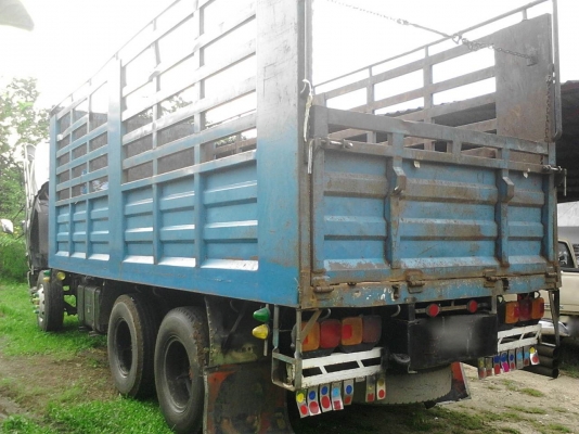 รถฮีโน่ 10 ล้อ หลังถนน ( ไม่ดั้ม )  FL3H  195 แรงม้า. ปี 39    สนใจติดต่อ   081 - 6079515