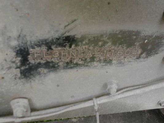 รถฮีโน่ 10 ล้อ หลังถนน ( ไม่ดั้ม )  FL3H  195 แรงม้า. ปี 39    สนใจติดต่อ   081 - 6079515