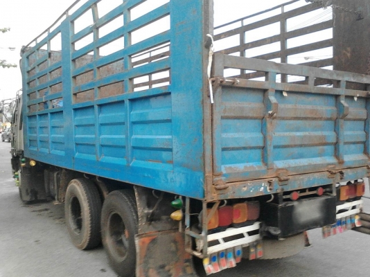 รถฮีโน่ 10 ล้อ หลังถนน ( ไม่ดั้ม )  FL3H  195 แรงม้า. ปี 39    สนใจติดต่อ   081 - 6079515