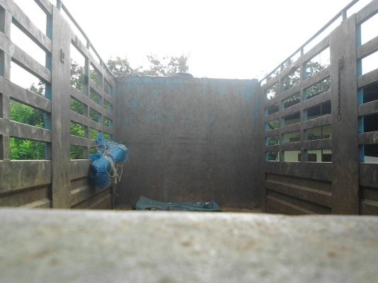 รถฮีโน่ 10 ล้อ หลังถนน ( ไม่ดั้ม )  FL3H  195 แรงม้า. ปี 39    สนใจติดต่อ   081 - 6079515