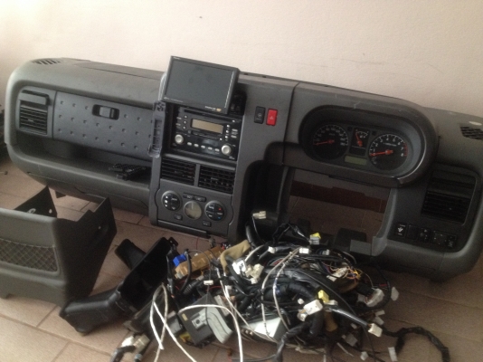 คอลโซล NISSAN CUBE เเอร์ออโต้ของเก่าญี่ปุ่นเเท้ชุดสายไฟครบสภาพตามรูป คอลโซล NISSAN CUBE เเอร์ออโต้ของเก่าญี่ปุ่นเเท้ชุดสายไฟครบสภาพตามรูป