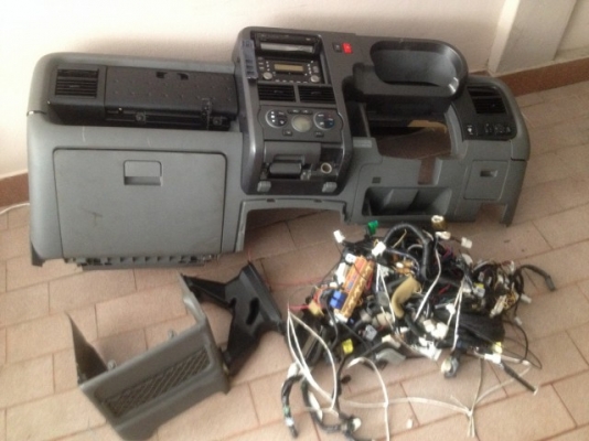 คอลโซล NISSAN CUBE เเอร์ออโต้ของเก่าญี่ปุ่นเเท้ชุดสายไฟครบสภาพตามรูป คอลโซล NISSAN CUBE เเอร์ออโต้ของเก่าญี่ปุ่นเเท้ชุดสายไฟครบสภาพตามรูป