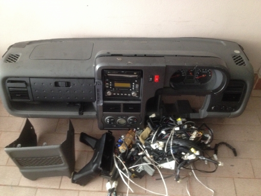 คอลโซล NISSAN CUBE เเอร์ออโต้ของเก่าญี่ปุ่นเเท้ชุดสายไฟครบสภาพตามรูป คอลโซล NISSAN CUBE เเอร์ออโต้ของเก่าญี่ปุ่นเเท้ชุดสายไฟครบสภาพตามรูป