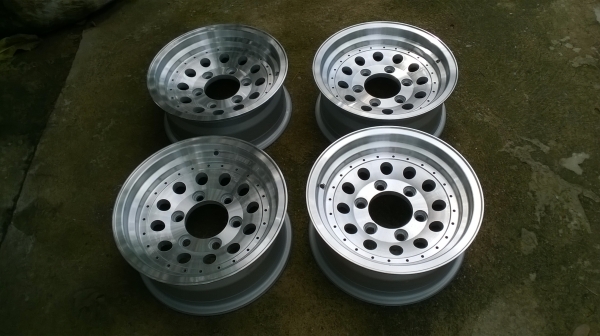 ล้อหยดน้ำ 14*6 6/139.7 ราคา6500 บาท