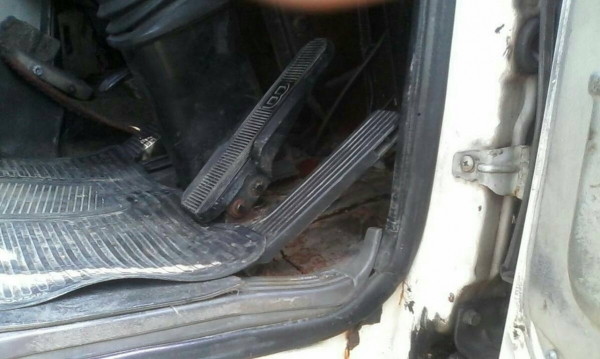 รถฮีโน่ 10 ล้อ บรรทุกน้ำ  FM1M  220 แรงม้า. ปี 36   สนใจติดต่อ  081 - 6079515