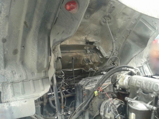 รถฮีโน่ 10 ล้อ บรรทุกน้ำ  FM1M  220 แรงม้า. ปี 36   สนใจติดต่อ  081 - 6079515