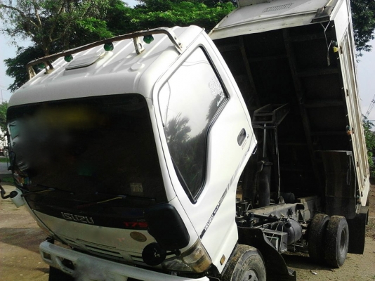 รถอีซูซุ 6 ล้อดั้ม NQR 175 แรงม้า. ปี 50   สนใจติดต่อ  081 - 6079515