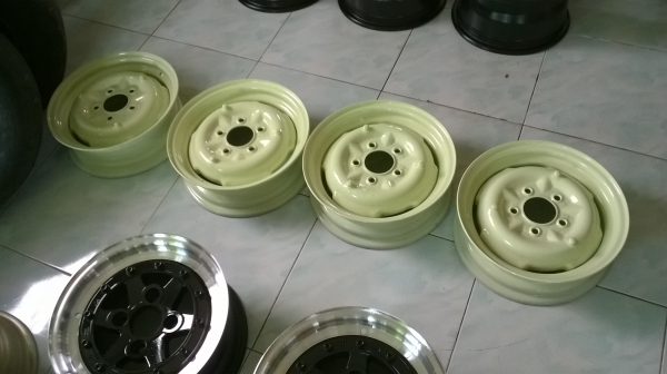ล้อกระทะมาสด้าพร้อมฝาตบขอบ13 5/110 ราคา6500 บาท