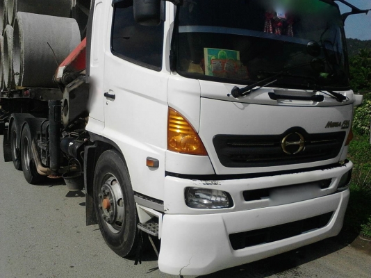 รถฮีโน่ 10 ล้อ หัวลาก 260 แรงม้า. ปี 48 , ( มีขาย 2 คัน. )    สนใจติดต่อ  081 - 6079515