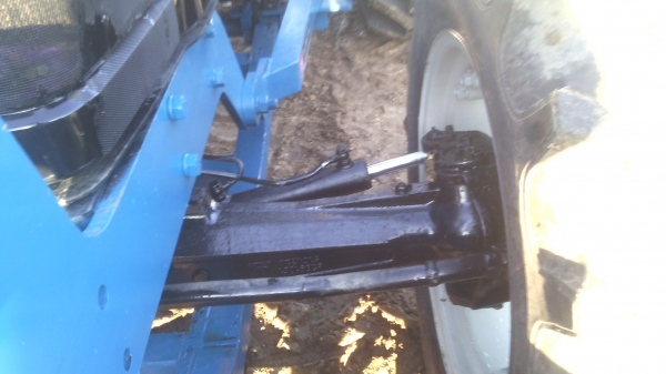 ขายรถไถFORD  NEWHOLLAND  รุ่นTS90 ปี04กรองใหญ่เกียข้าง8x2เล่มพร้อมโอน