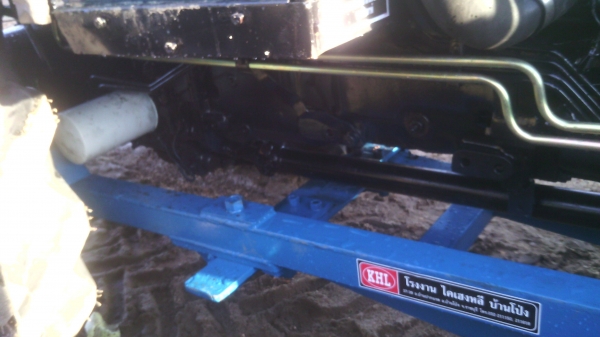 ขายรถไถFORD  NEWHOLLAND  รุ่นTS90 ปี04กรองใหญ่เกียข้าง8x2เล่มพร้อมโอน