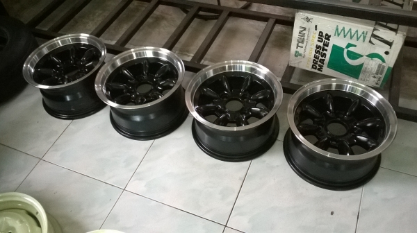 ล้อกล้วย 13*7 4/114 ราคา9000 บาท โทร096-2085202 ครับ