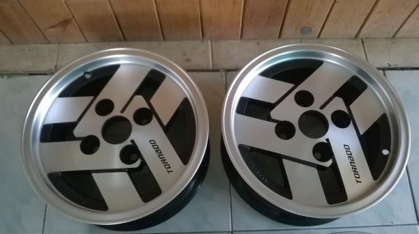 ล้อ13*5.5 4/110 ราคา5800 บาท โทร096-2085202 ครับ ล้อ13*5.5 4/110 ราคา5800 บาท โทร096-2085202 ครับ