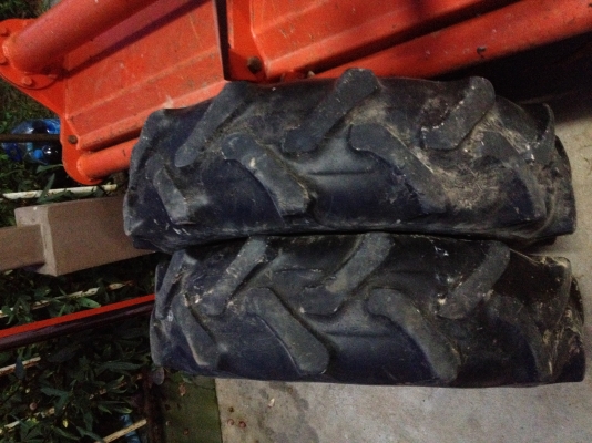 (ขายแล้ว 1 คู่ครับ)ขายยาง 8-18มือ2 ใส่ 45-47 แรง สภาพพร้อมใช้ถูกๆ