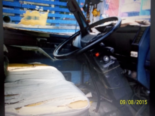 ขาย 6ล้อNKR   100 แรง เอกสารพร้อมโอน