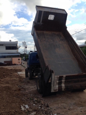 ISUZU NPR115