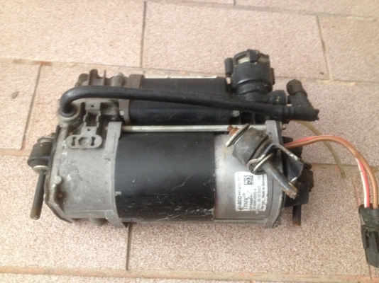 ปั้มลม BENZ ของเก่าญี่ปุ่นเเท้สภาพสวย ปั้มลม BENZ ของเก่าญี่ปุ่นเเท้สภาพสวย