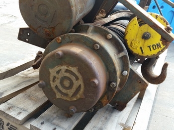 รอกไฟฟ้า ขนาด 1 ตัน วิ๊นซ์ไฟฟ้า HITACHI 1L1 วิ่งบนรางเหล็กได้ เก่าญี่ปุ่น รอกไฟฟ้า ขนาด 1 ตัน วิ๊นซ์ไฟฟ้า HITACHI 1L1 วิ่งบนรางเหล็กได้ เก่าญี่ปุ่น