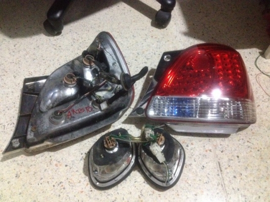 ไฟท้ายเเต่ง TOYOTA ARISTO ของเก่าญี่ปุ่นสภาพตามรูป